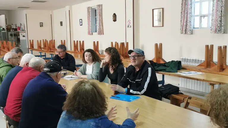 Unha decena de persoas escoitaron as iniciativas do BNG das Pontes